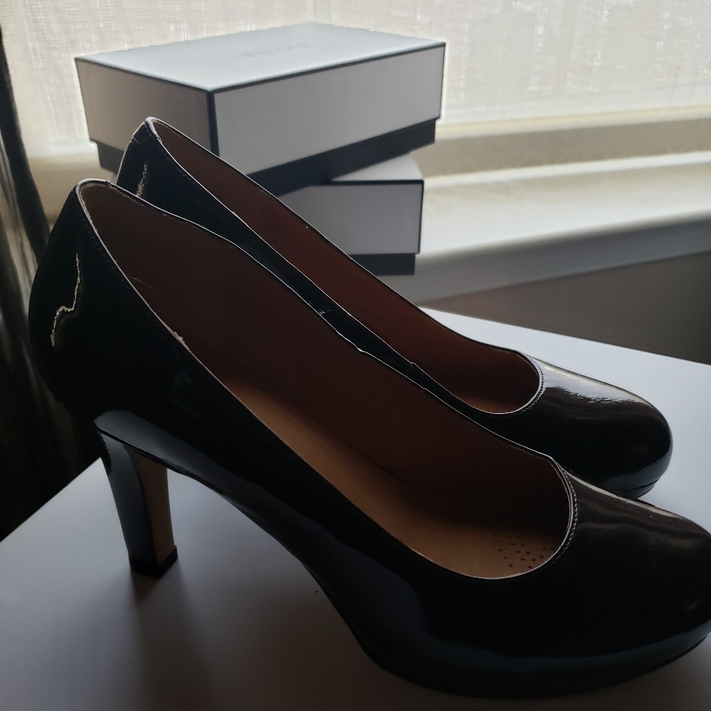 Brown Clarks pumps